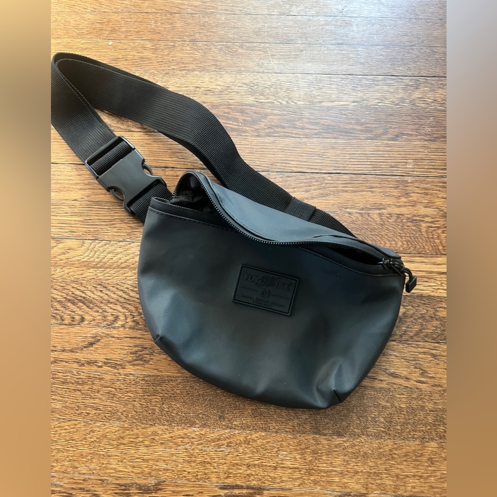 Flag‎ Nor Fail Black Adjustable Waist Fannie Crossbody Unisex Waterproof Bag